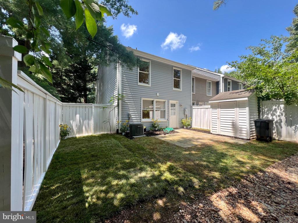 1515 TWISTED OAK DR