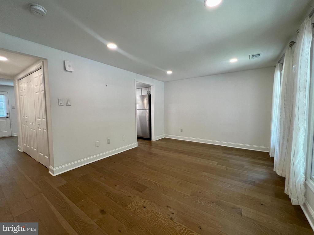 1515 TWISTED OAK DR