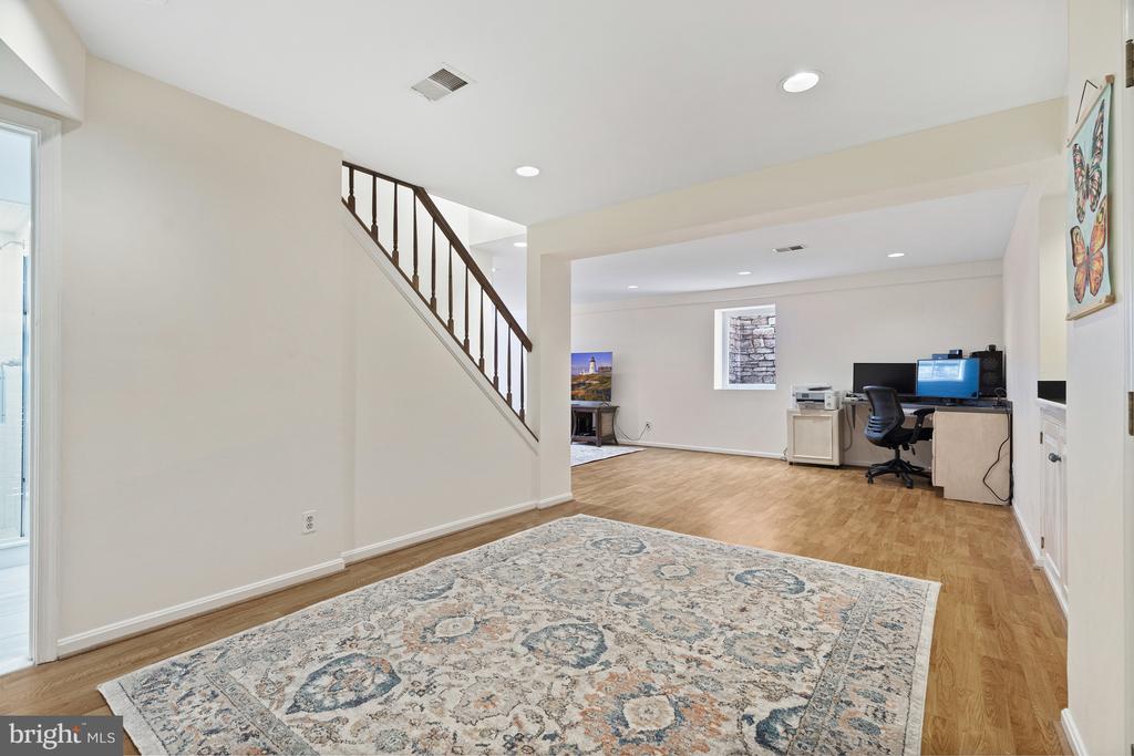 6303 Hunting Ridge Ln