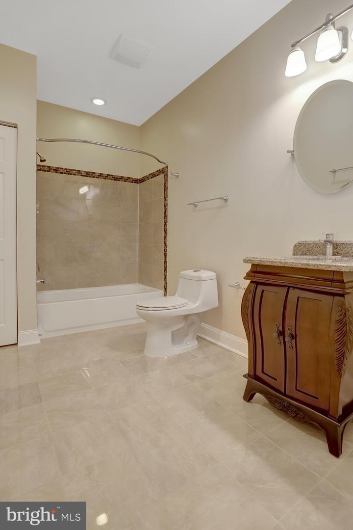 8608 Monacan Ct
