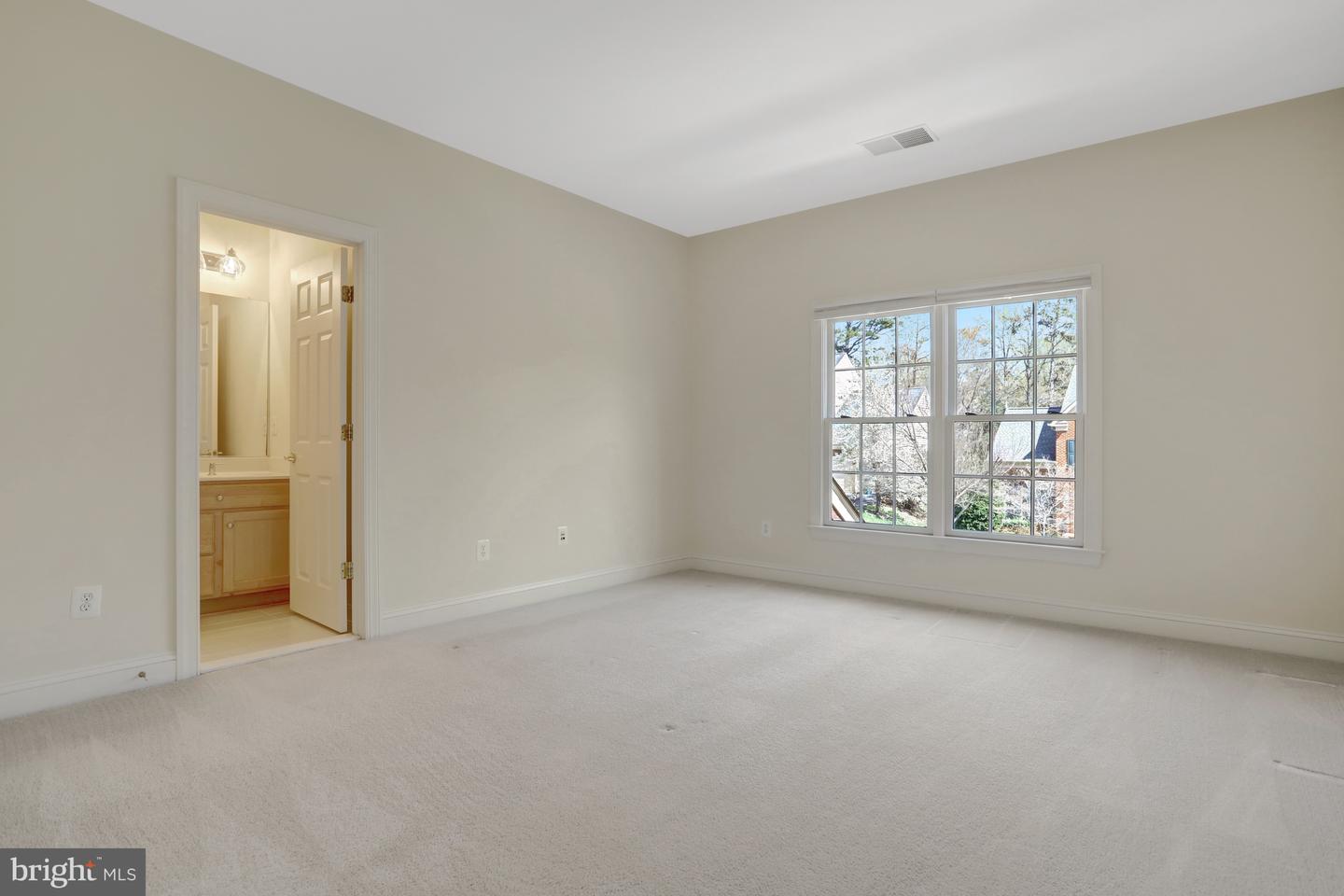 8608 Monacan Ct