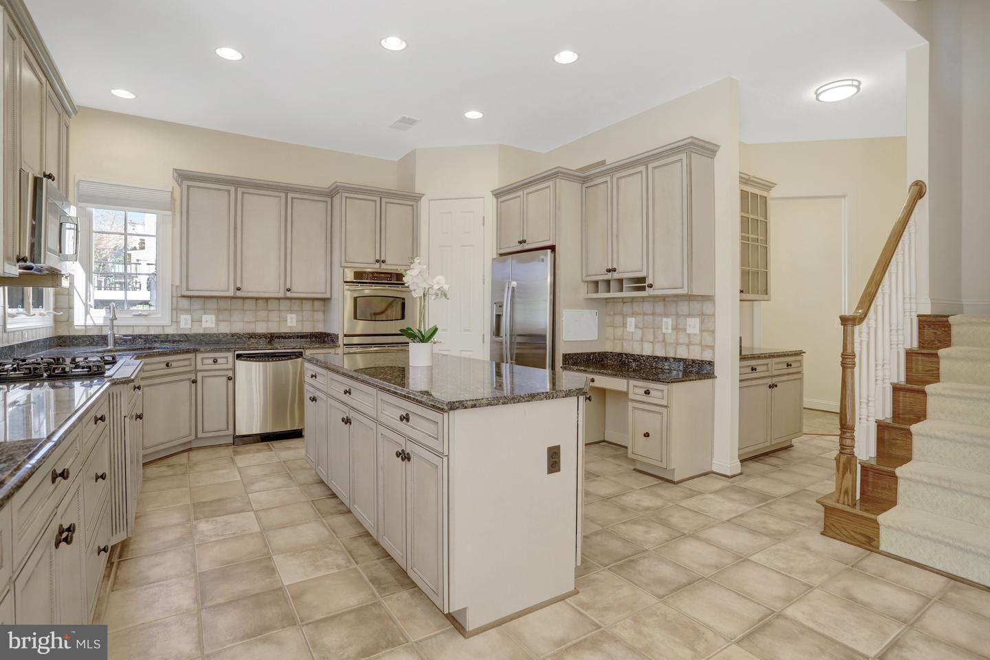8608 Monacan Ct