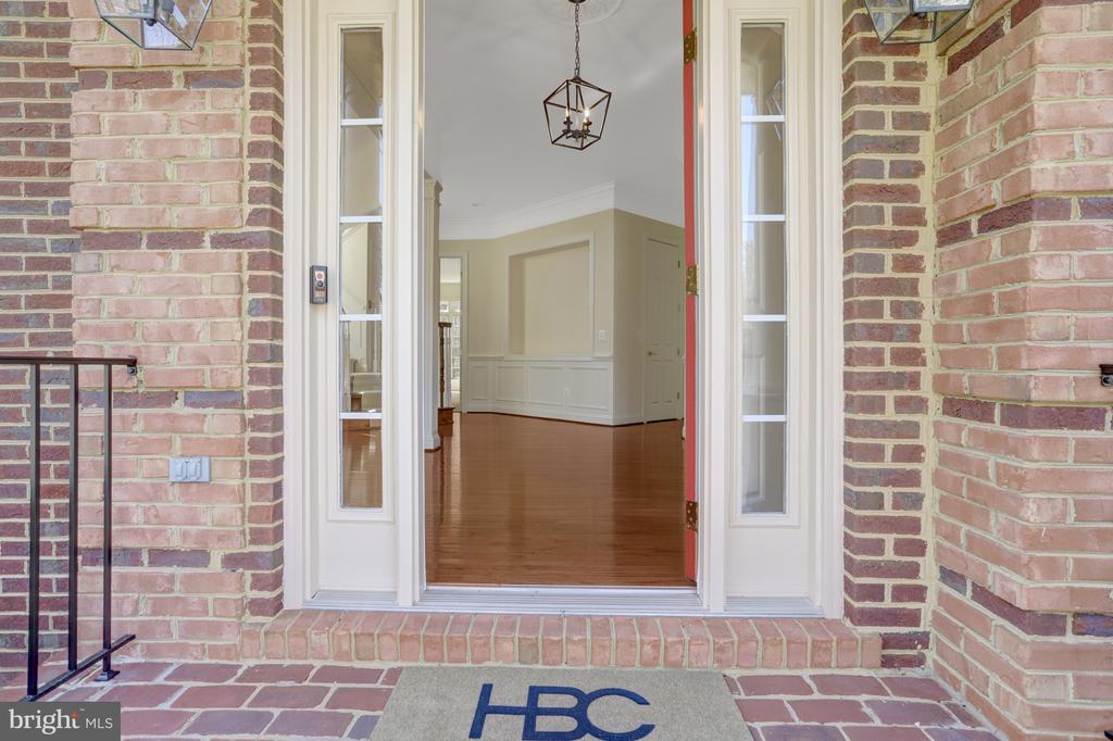 8608 Monacan Ct