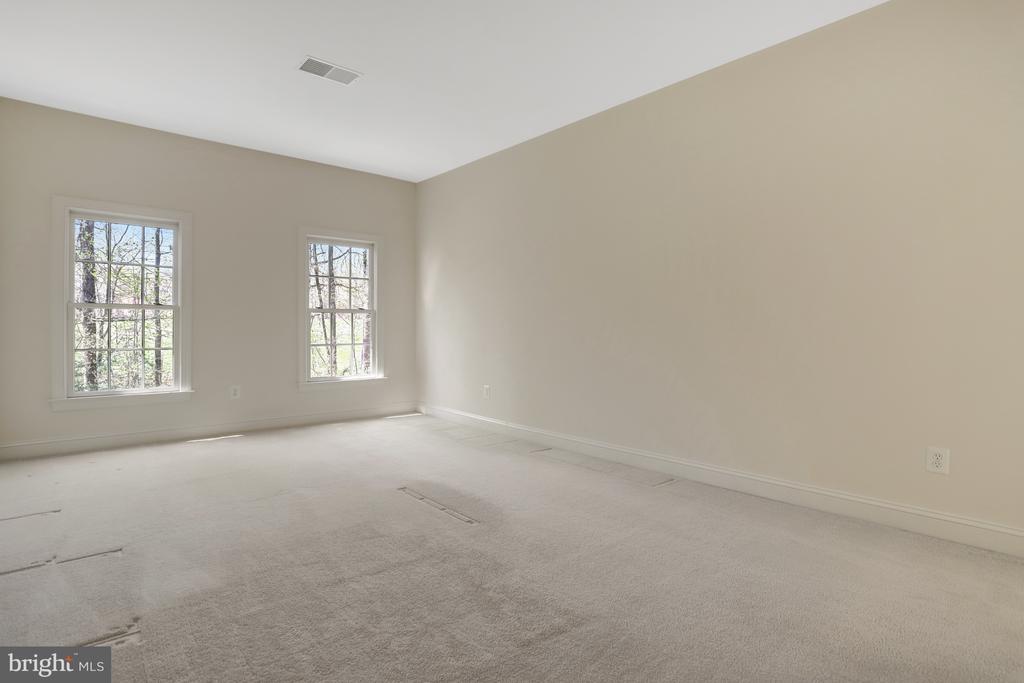 8608 Monacan Ct