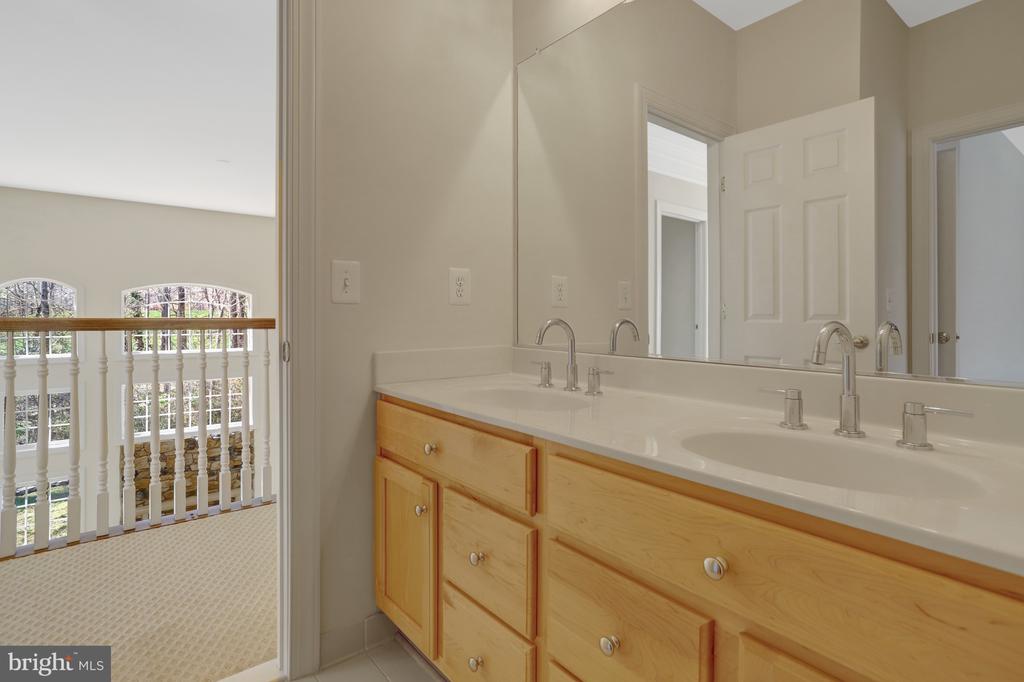 8608 Monacan Ct
