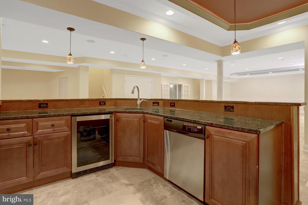 8608 Monacan Ct