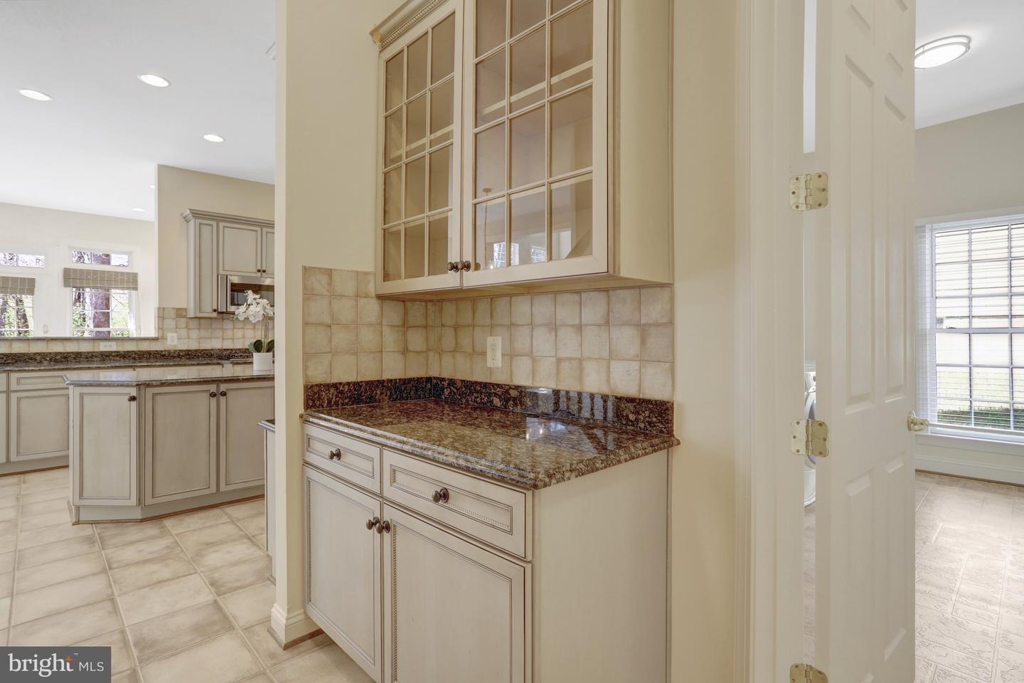 8608 Monacan Ct