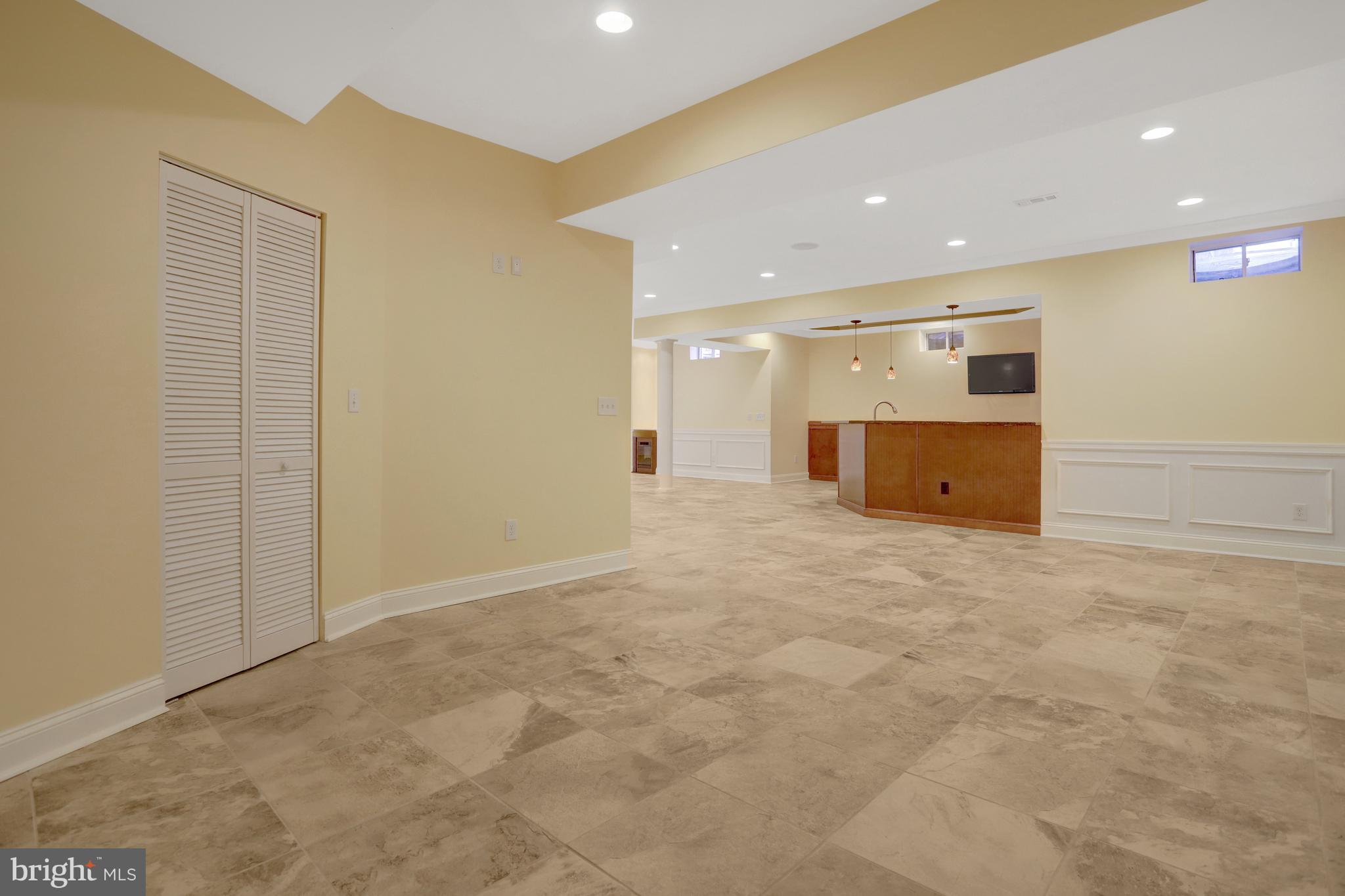 8608 Monacan Ct