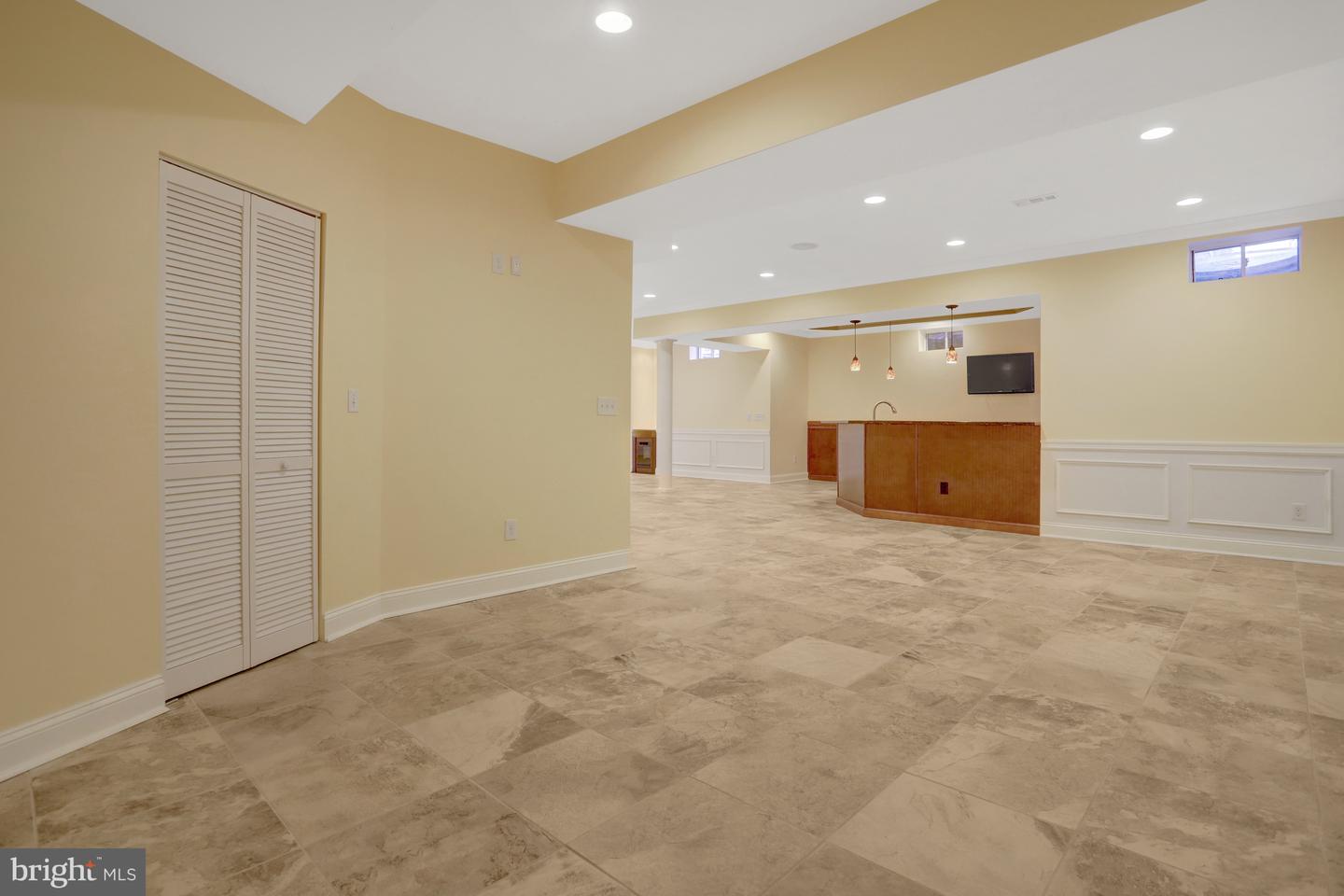8608 Monacan Ct
