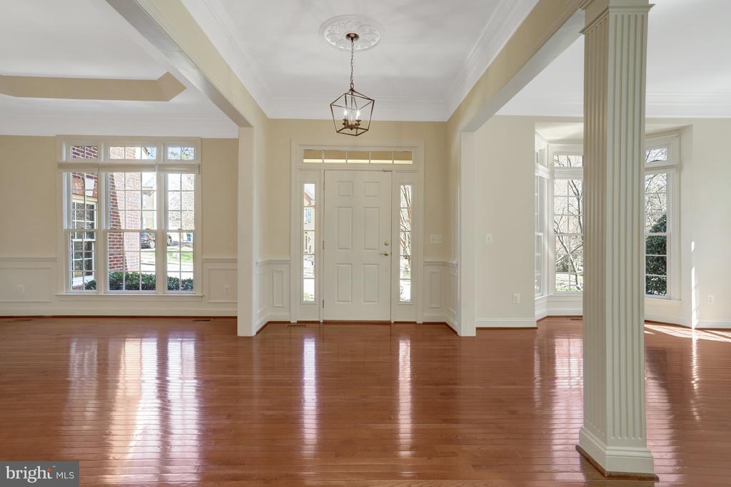 8608 Monacan Ct