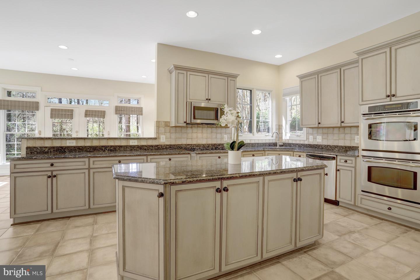 8608 Monacan Ct