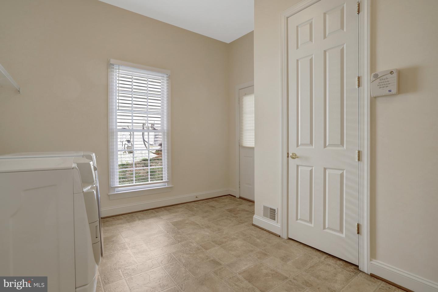 8608 Monacan Ct