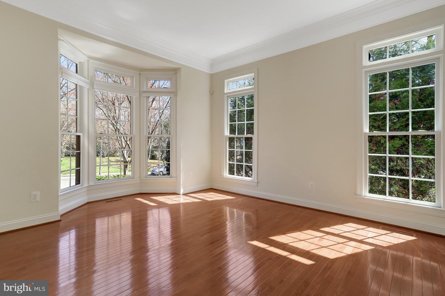 8608 Monacan Ct