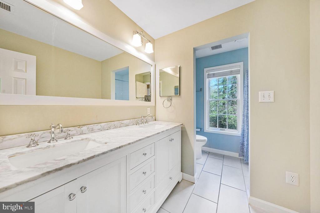 322 CANTERWOOD LANE
