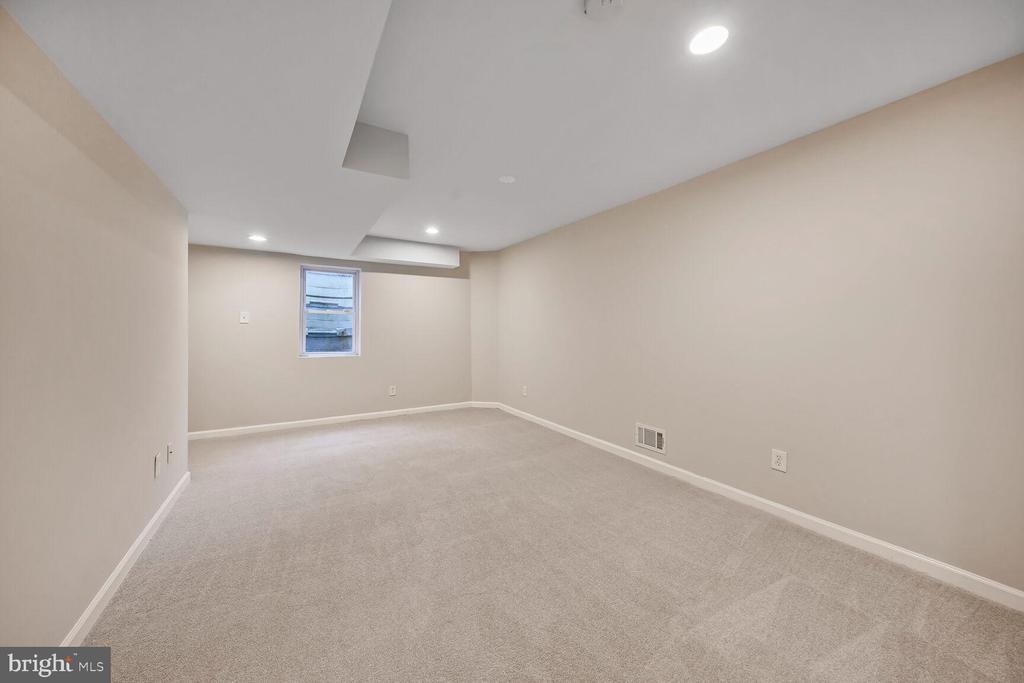 322 CANTERWOOD LANE