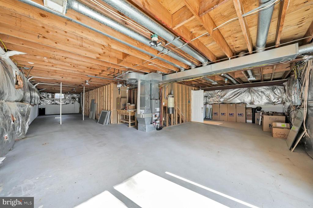 322 CANTERWOOD LANE