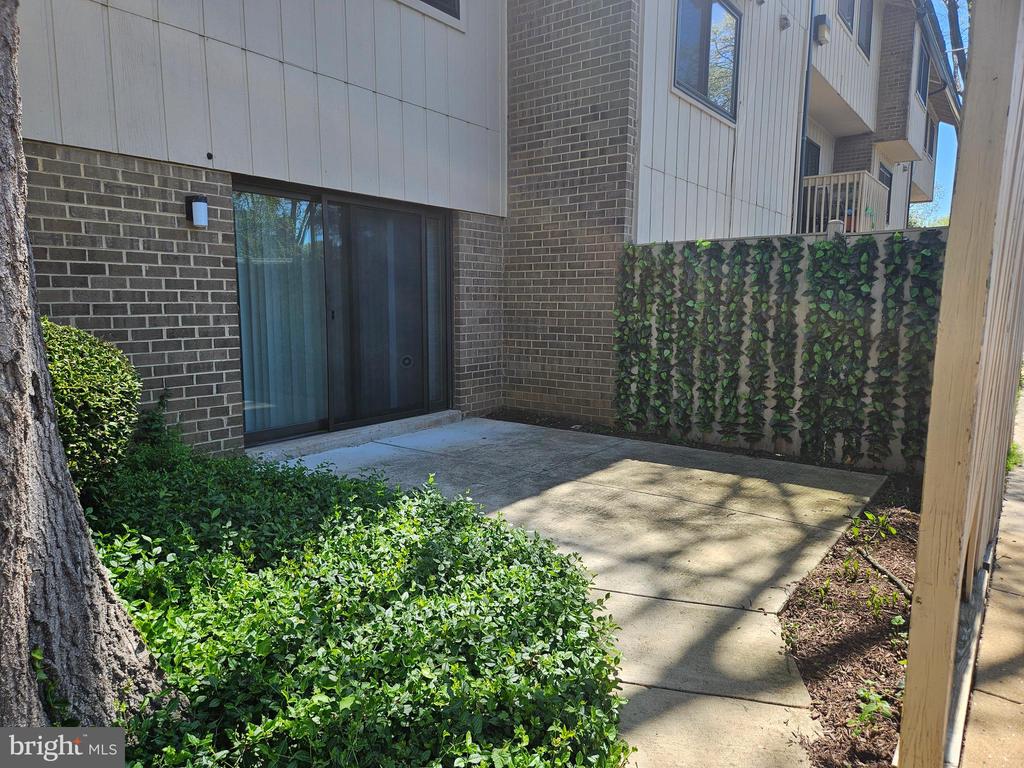 2493 GLENGYLE DRIVE 146