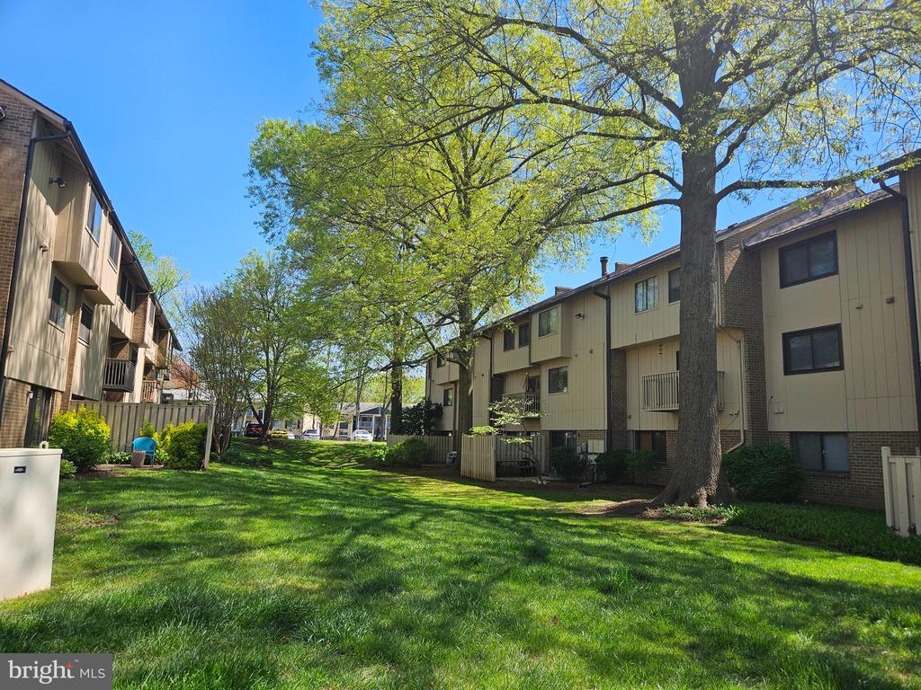 2493 GLENGYLE DRIVE 146