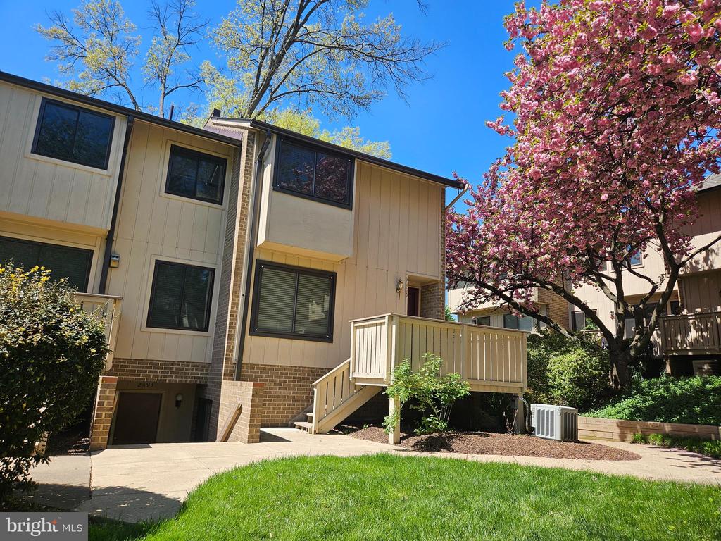 2493 GLENGYLE DRIVE 146