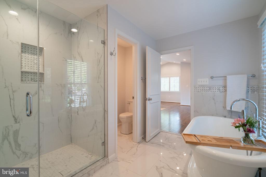 2230 Abbotsford Dr