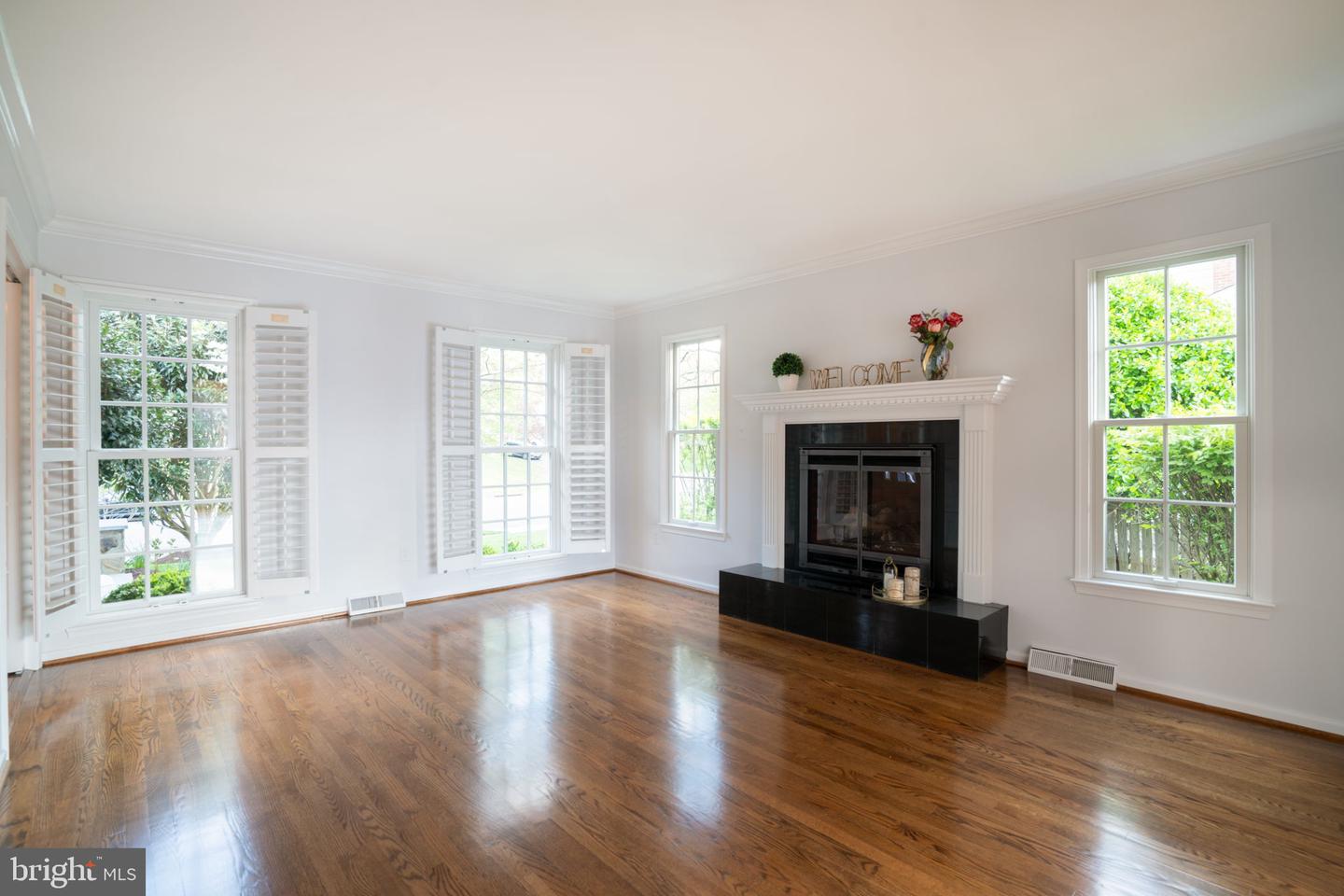 2230 Abbotsford Dr