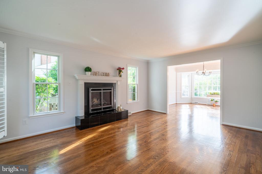 2230 Abbotsford Dr