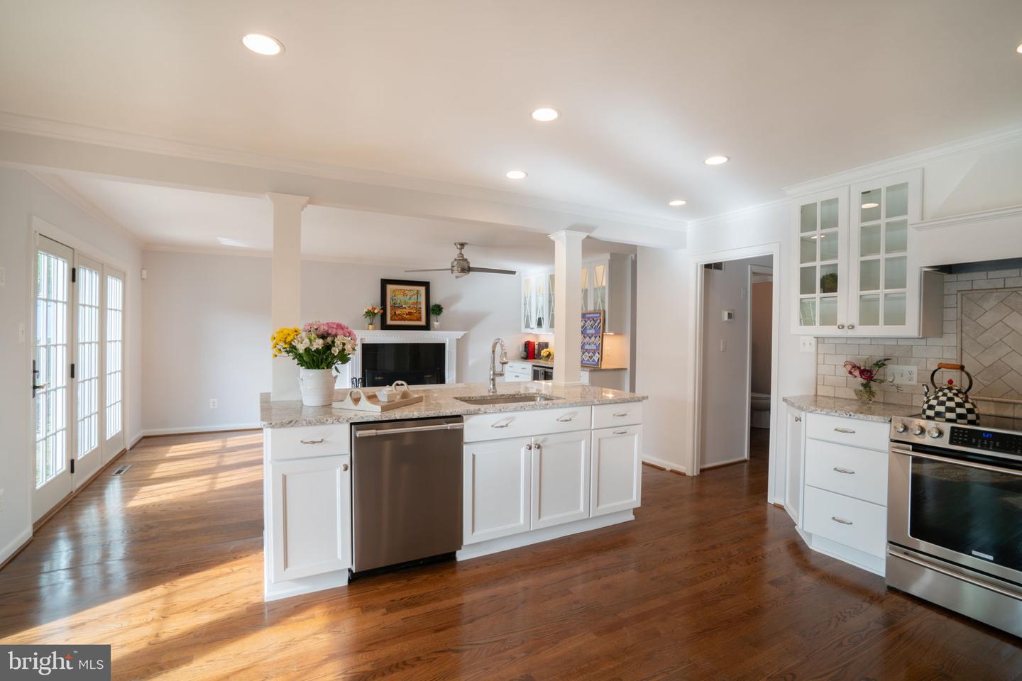 2230 Abbotsford Dr