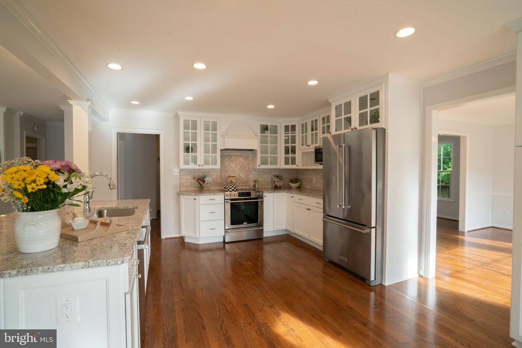 2230 Abbotsford Dr