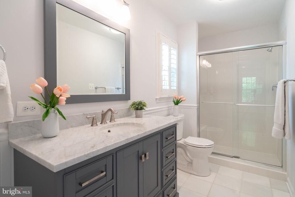 2230 Abbotsford Dr