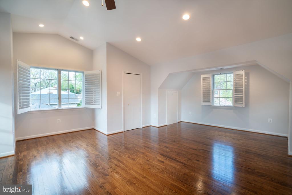 2230 Abbotsford Dr