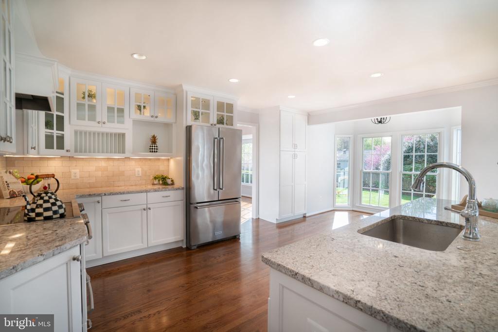 2230 Abbotsford Dr