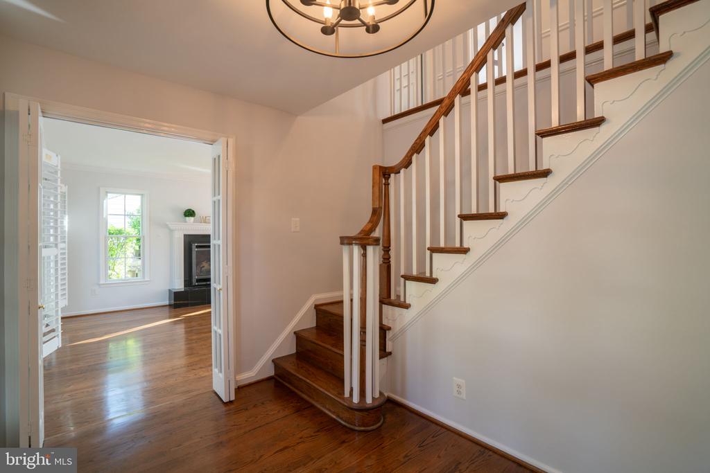 2230 Abbotsford Dr