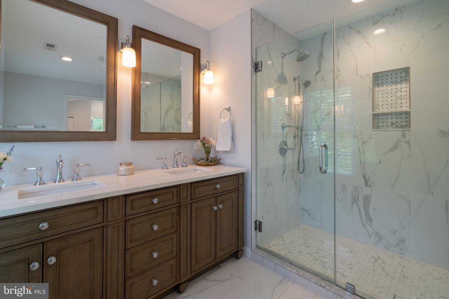 2230 Abbotsford Dr