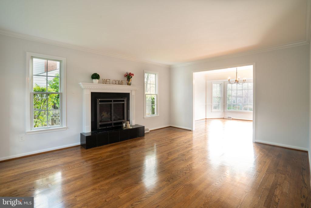 2230 Abbotsford Dr