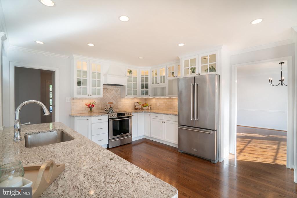 2230 Abbotsford Dr