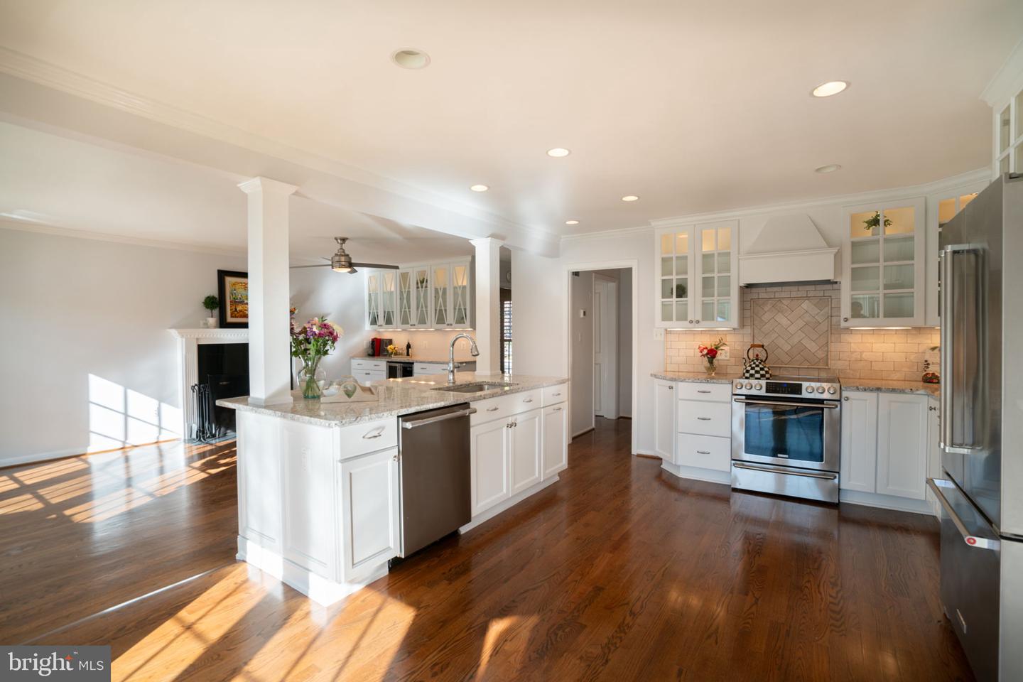 2230 Abbotsford Dr
