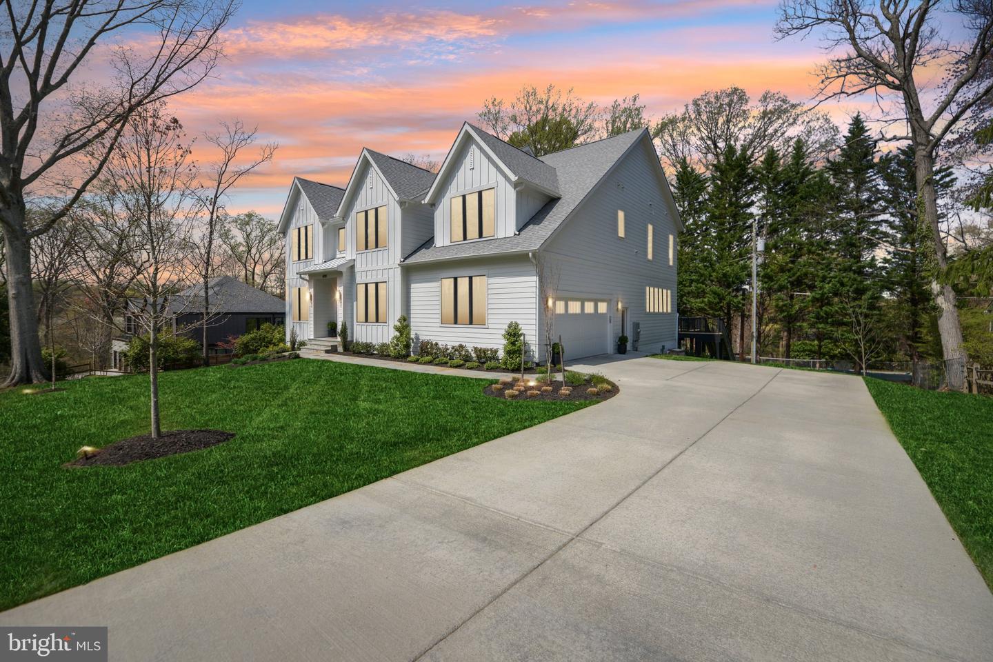 6030 Woodland Ter