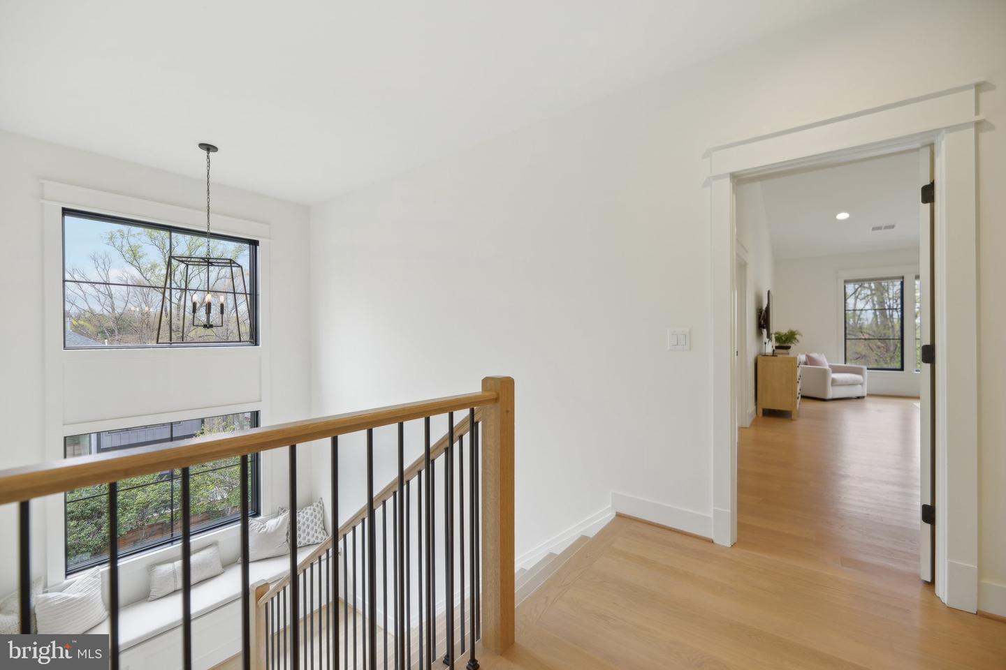 6030 Woodland Ter