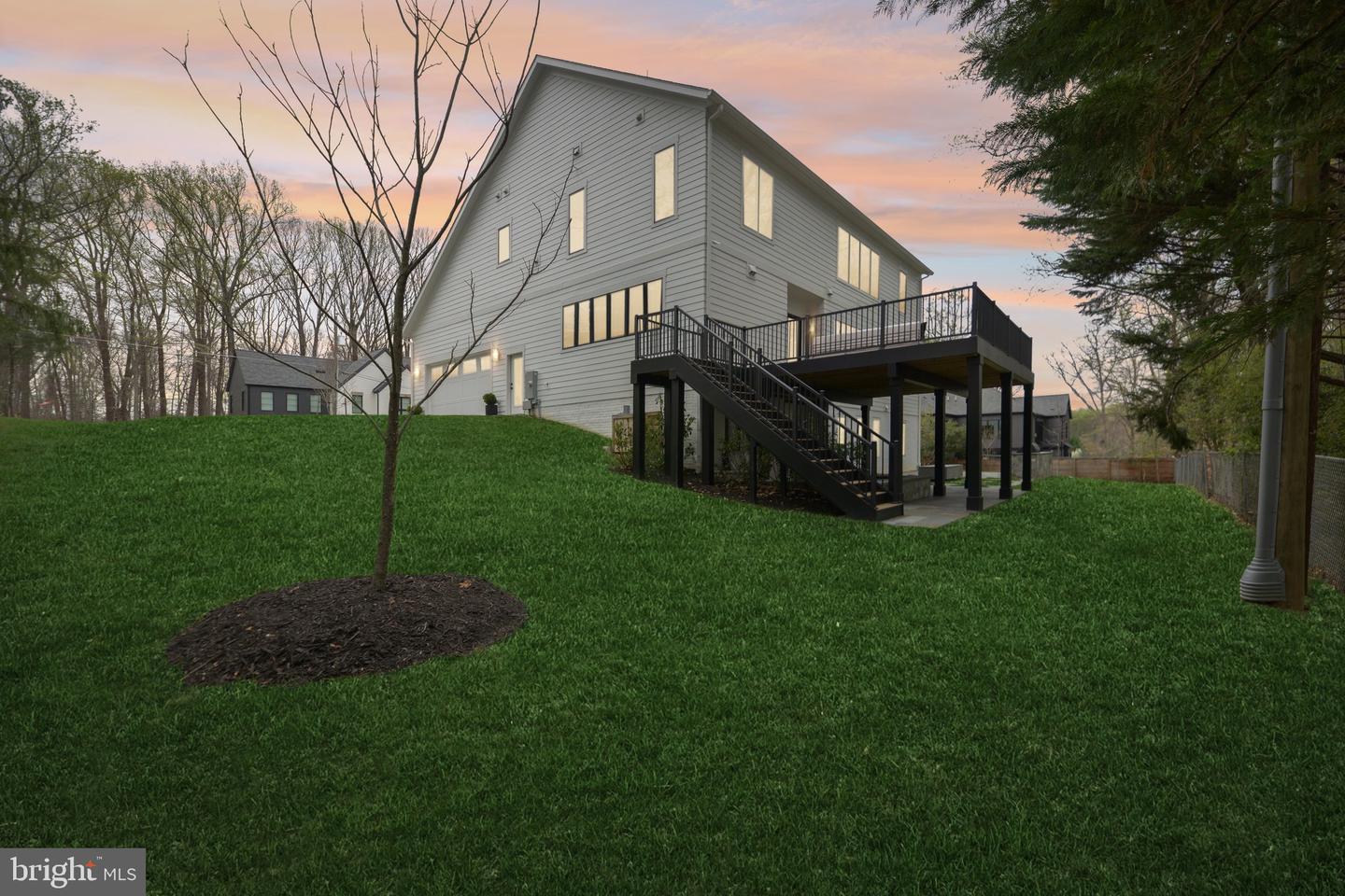 6030 Woodland Ter