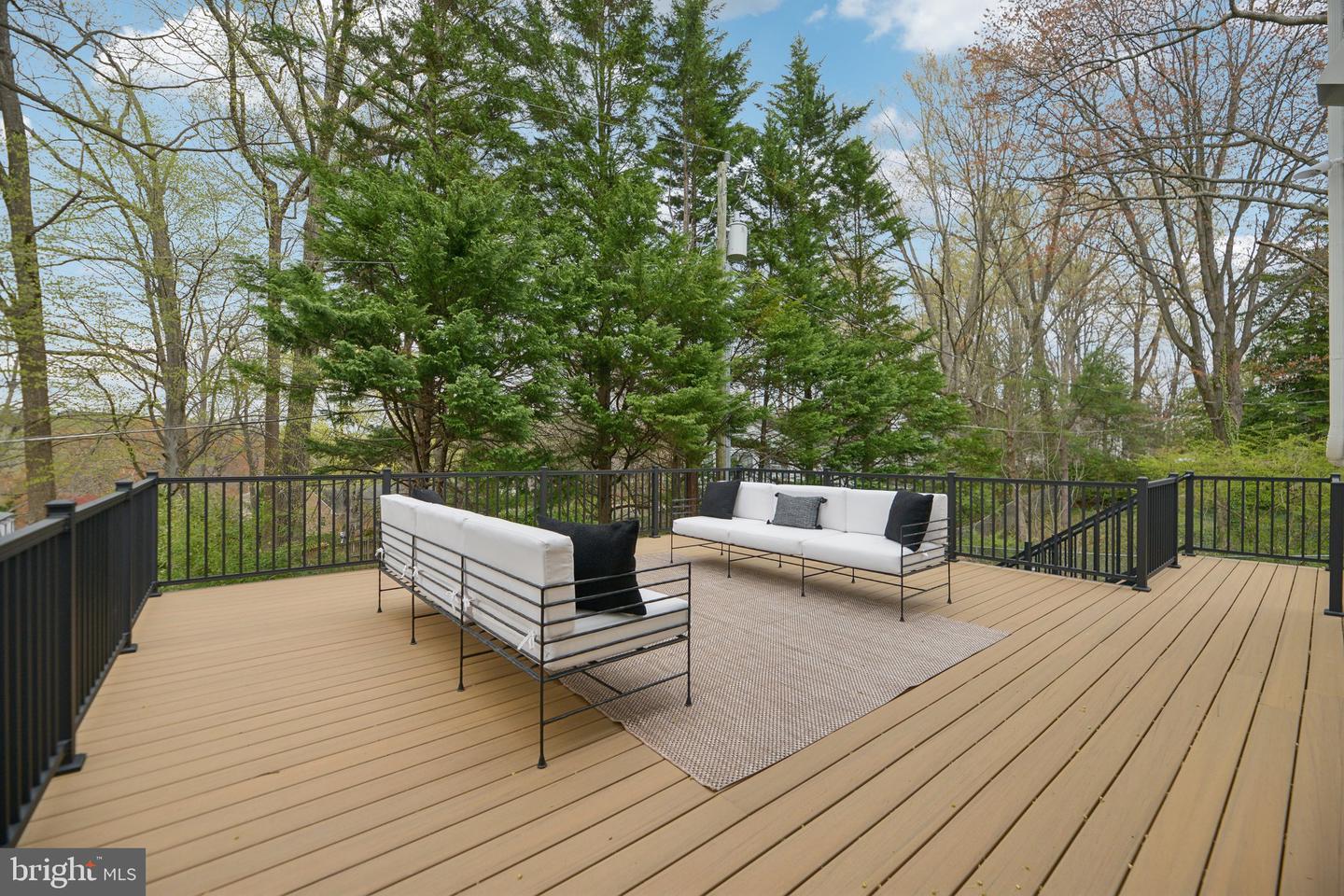 6030 Woodland Ter