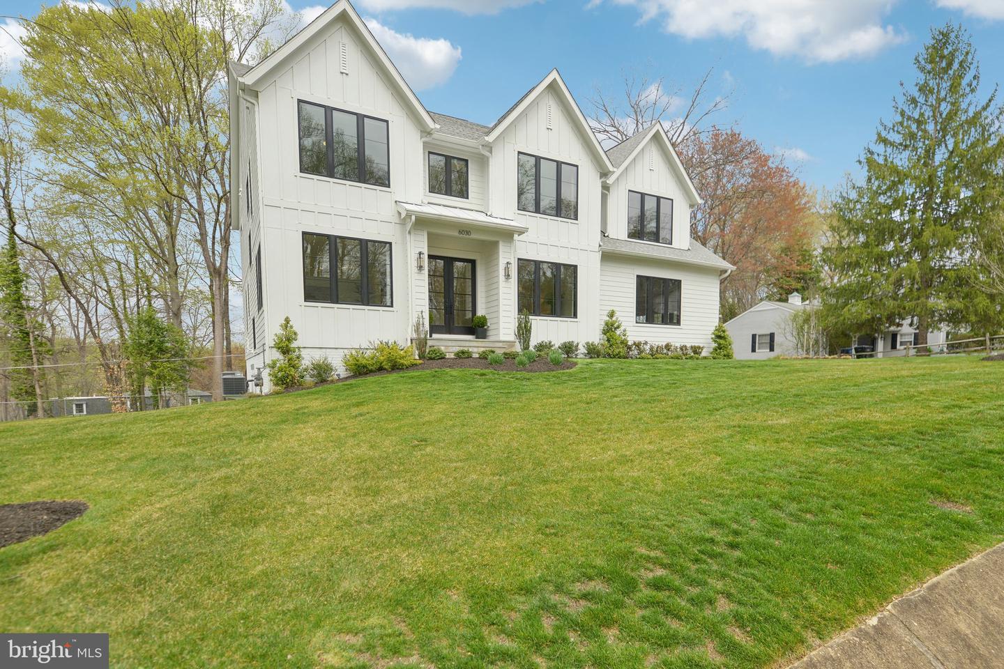 6030 Woodland Ter