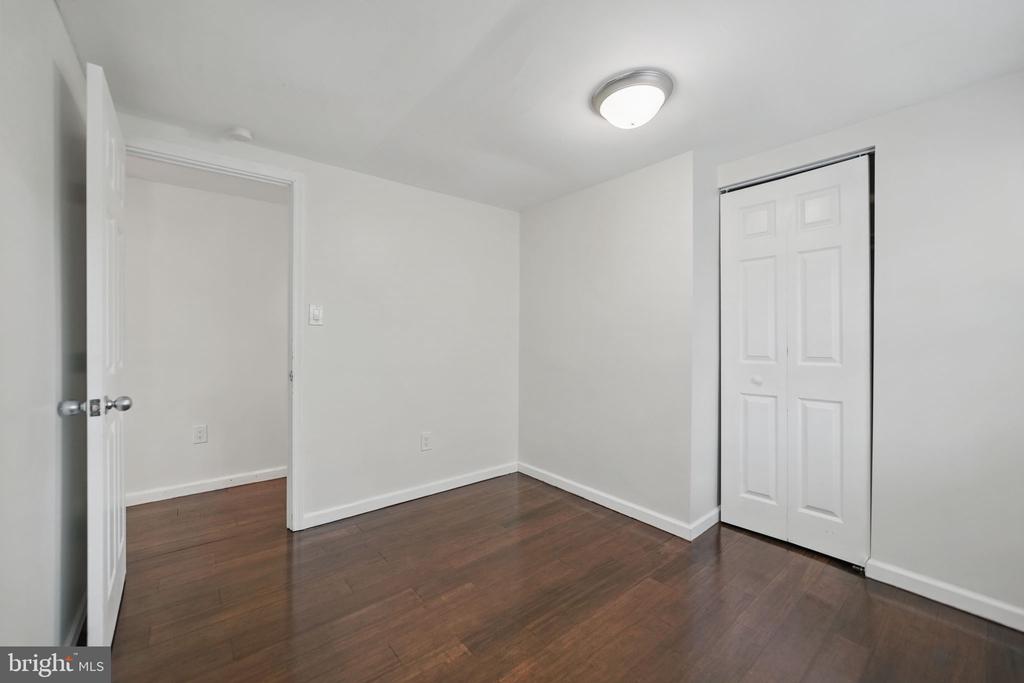 10515 Midway Ln