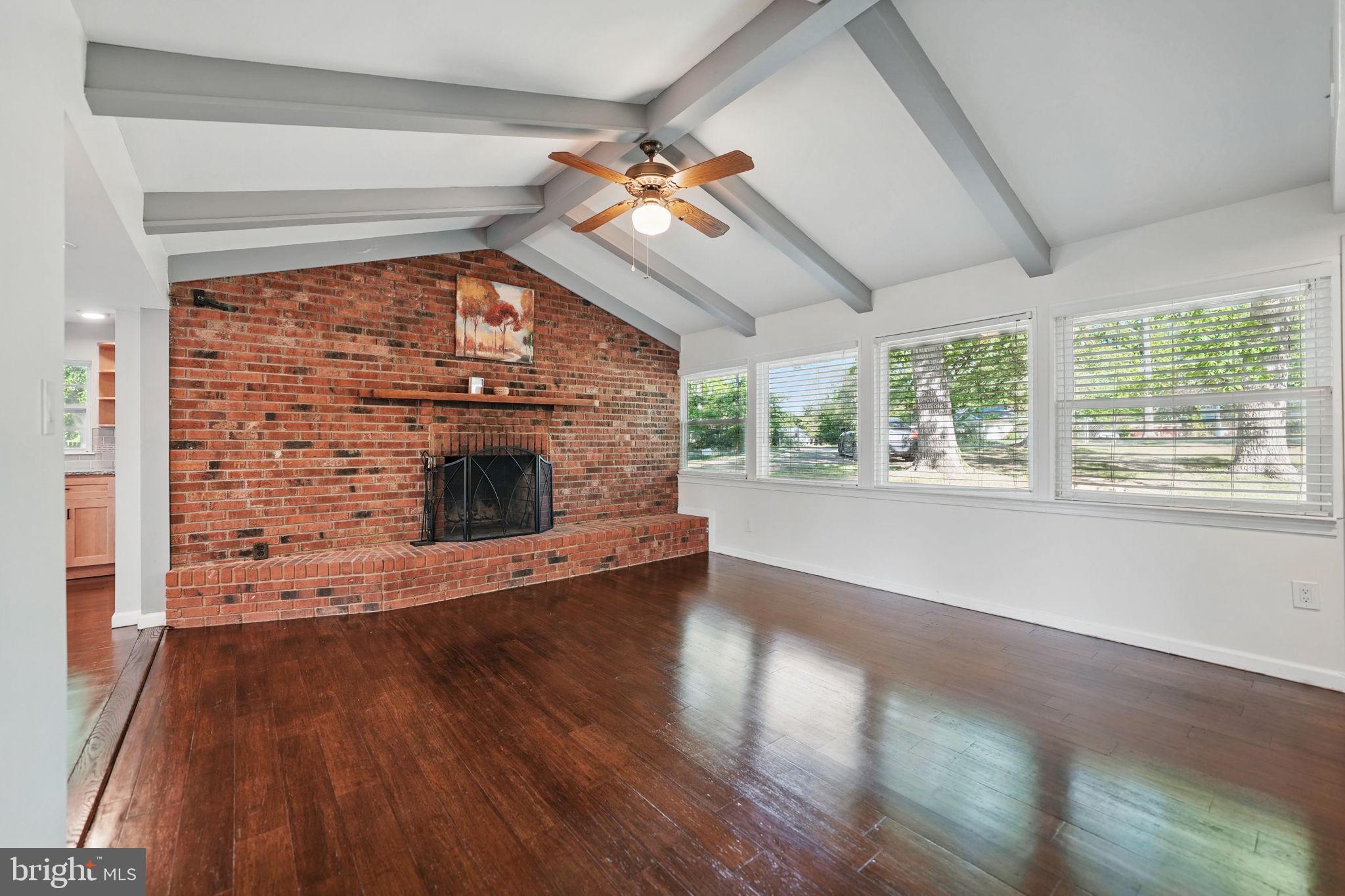 10515 Midway Ln
