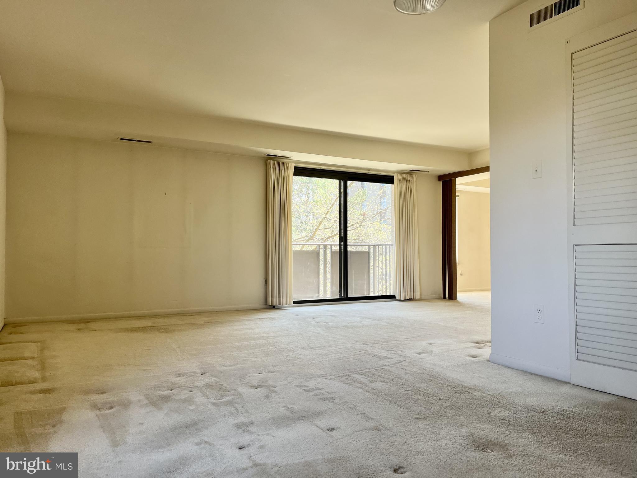3101 S Manchester St #401