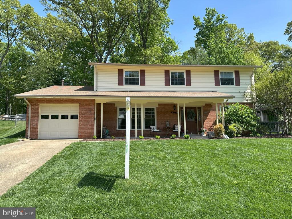5319 Stonington Dr