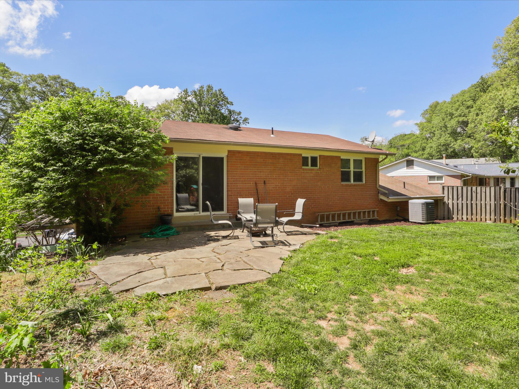 5319 Stonington Dr