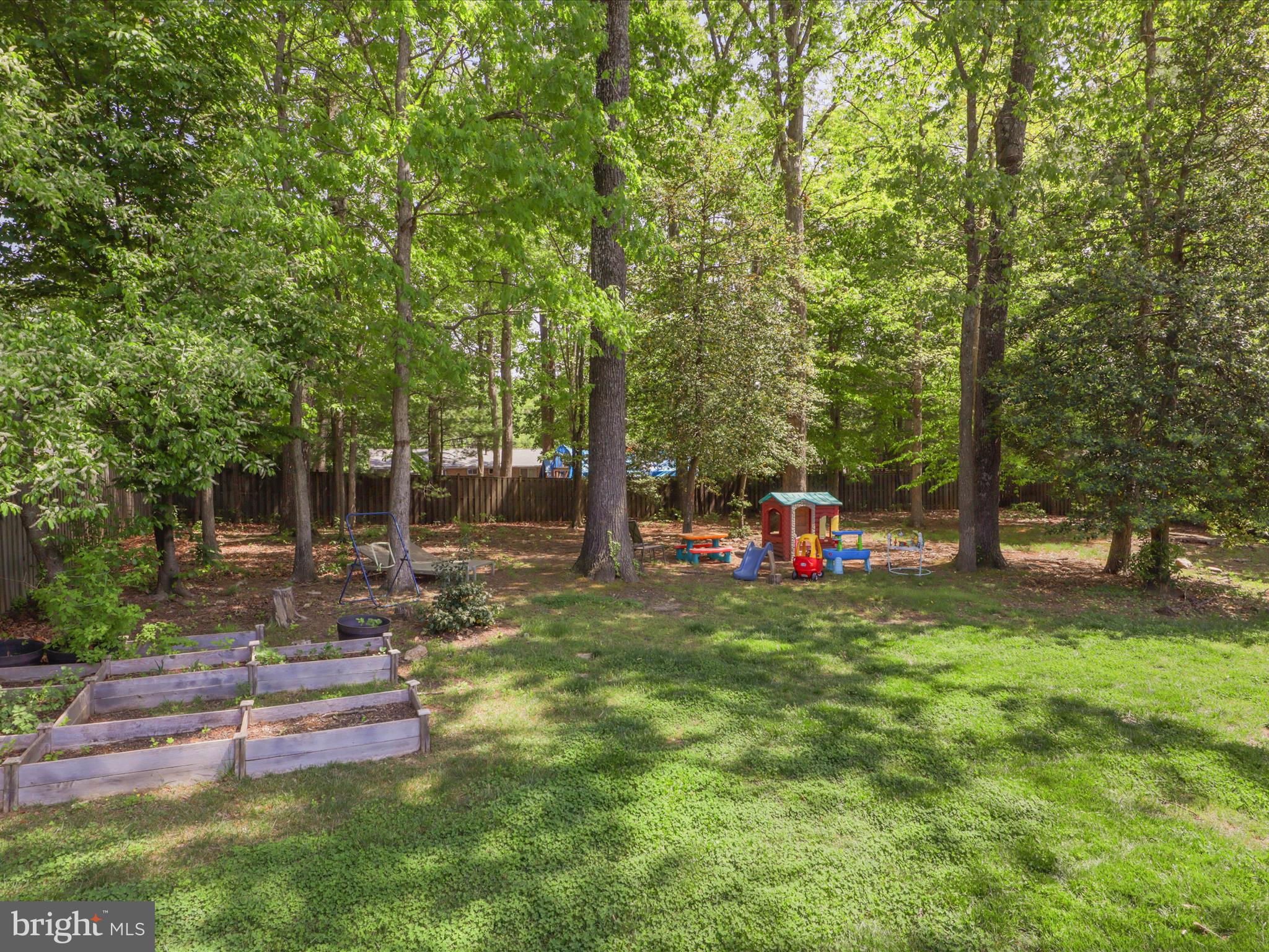 5319 Stonington Dr