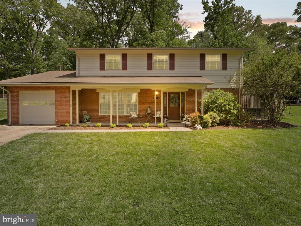 5319 Stonington Dr
