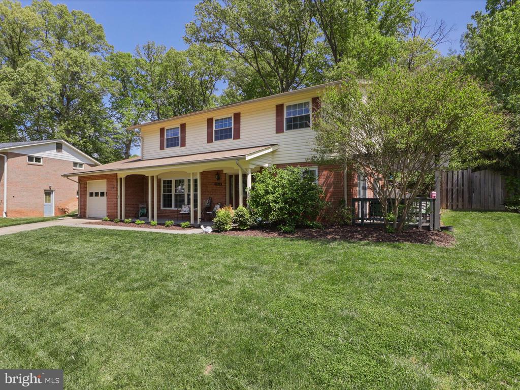5319 Stonington Dr