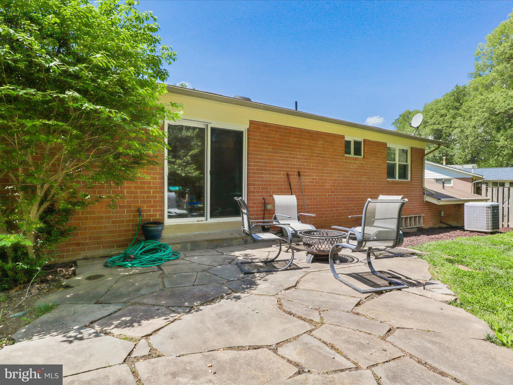 5319 Stonington Dr